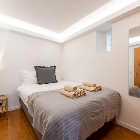 Daire 2br Near Avenida Da Liberdade Lisboa