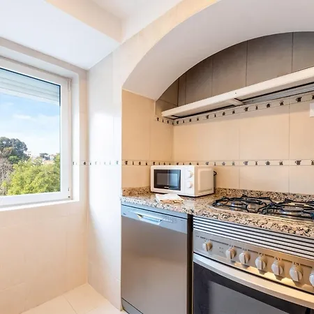 2br Near Avenida Da Liberdade *