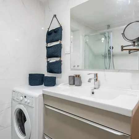 2br Near Avenida Da Liberdade *